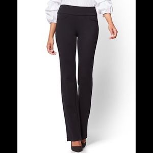 NY&CO pull on ponte pants NWT